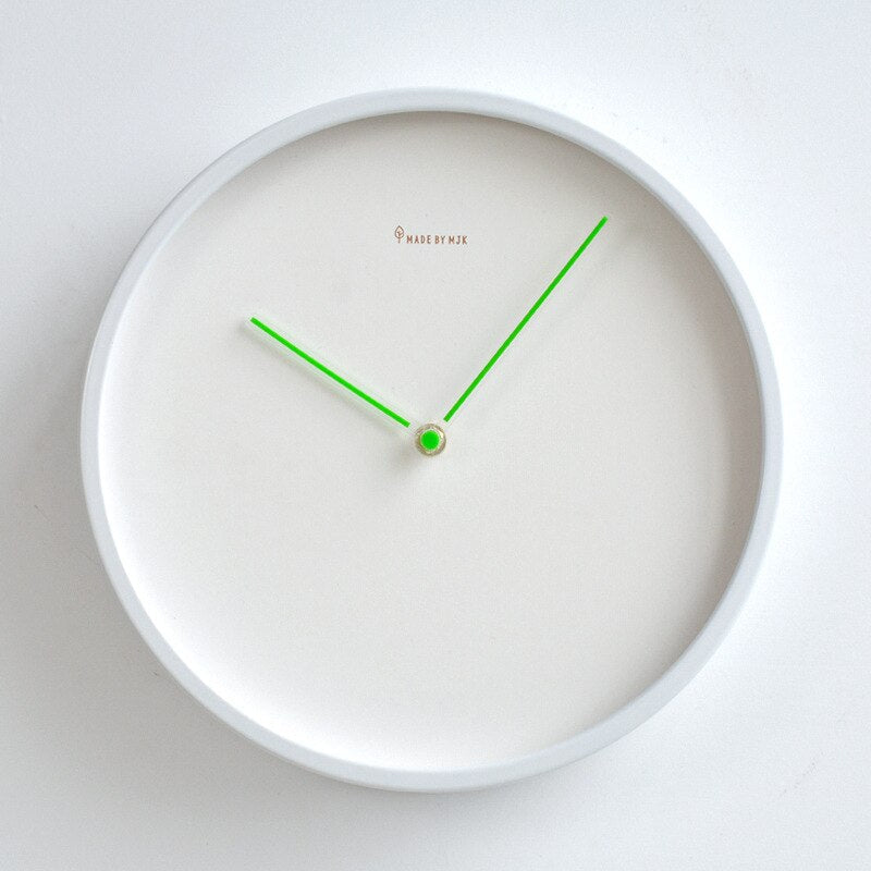 sleek-minimalist-wall-clock-fo-4-e7fs8n